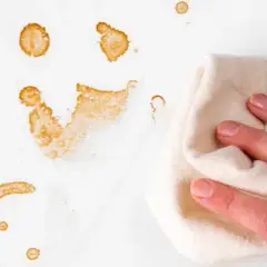 Jak zrobić płyn do dezynfekcji blatów kuchennych w prosty sposób