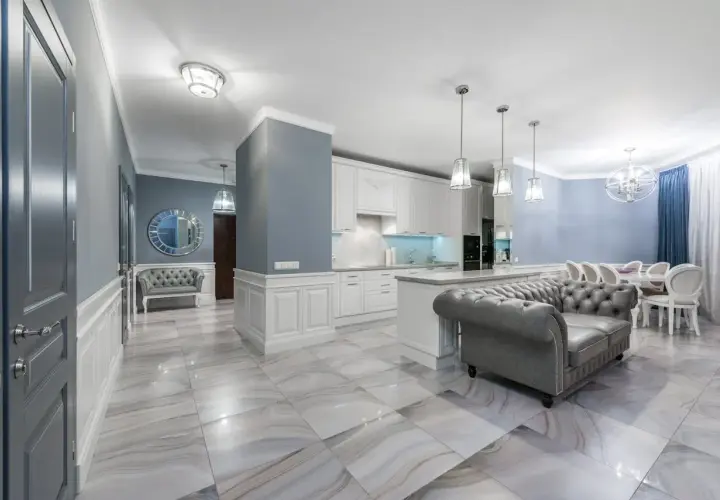 Jakie właściwości ma gres szkliwiony i gdzie najlepiej go stosować?